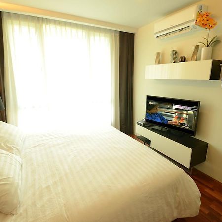 Beverly 33 By Aspira Bangkok Buitenkant foto