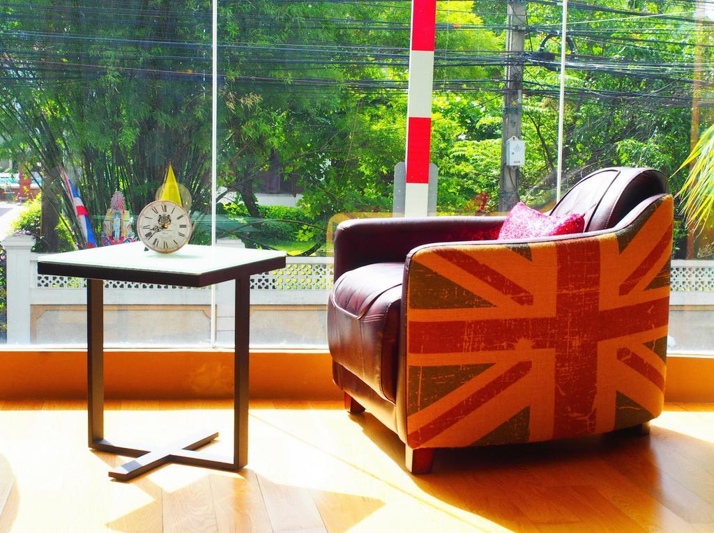 Beverly 33 By Aspira Bangkok Buitenkant foto