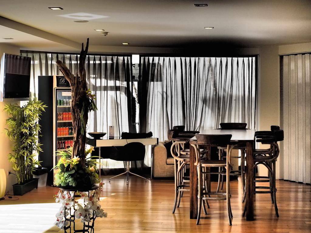 Beverly 33 By Aspira Bangkok Buitenkant foto