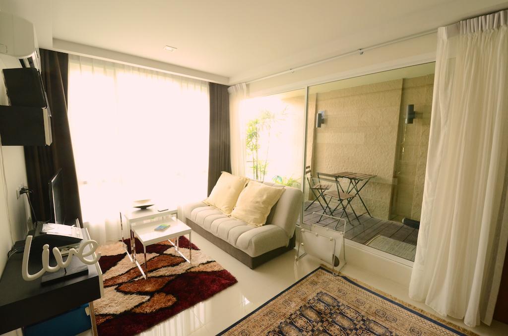 Beverly 33 By Aspira Bangkok Buitenkant foto