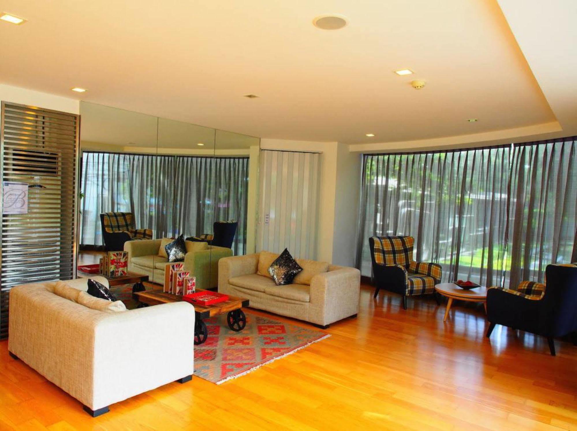 Beverly 33 By Aspira Bangkok Buitenkant foto